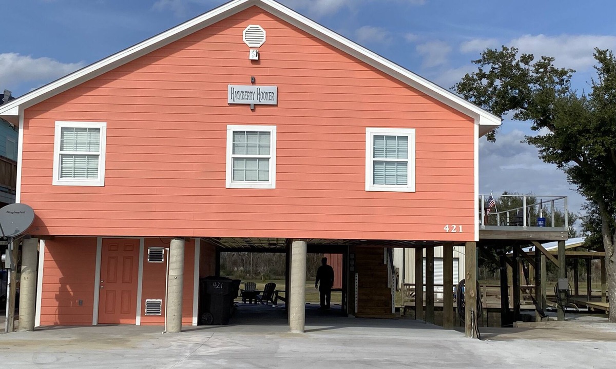 Hackberry House | Hackberry Hooker - Private Canal