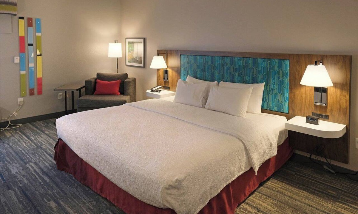 Lima Hotel | Hampton Inn Lima