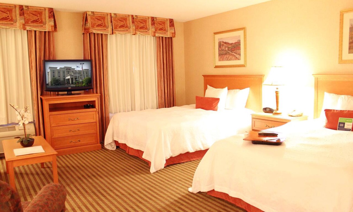 Addison Hotel | Hampton Inn & Suites Addison