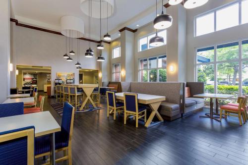 Tallahassee Hotel | Hampton Inn & Suites Tallahassee I-10-Thomasville Road