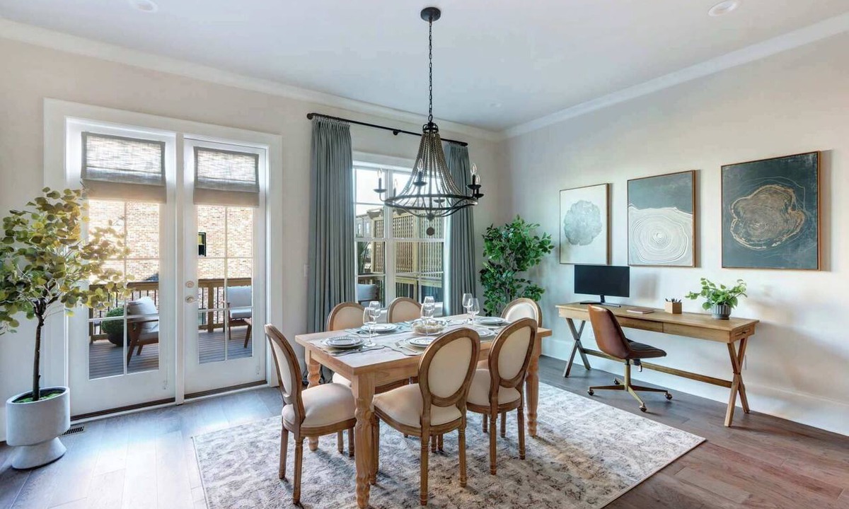 Hitch Village - Fred Wessels Homes Apartment | Harbor Breeze, Luxurious | Modern | Steps to River