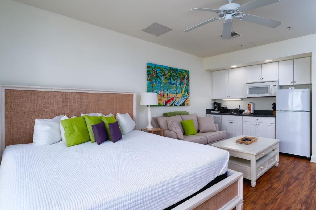 Fort Myers Beach Apartment | Harbour House at the Inn 316