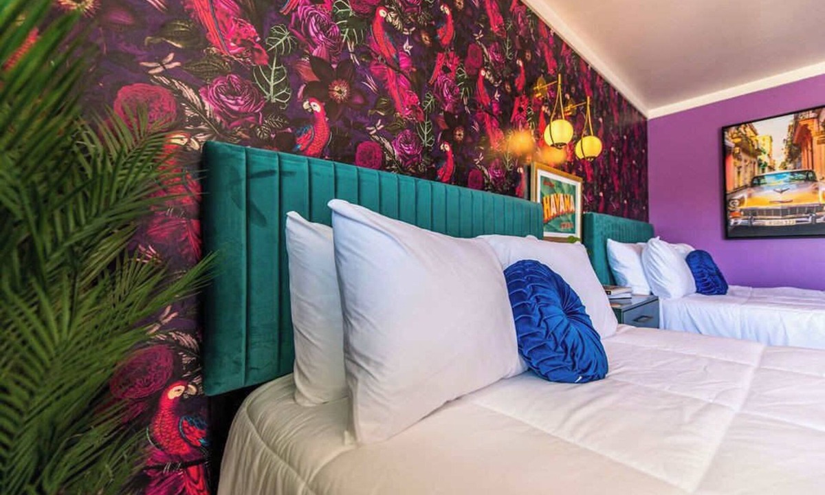 Trenton Hotel | Havana Room #10– Vintage Cuban Flair at Boutique Motel