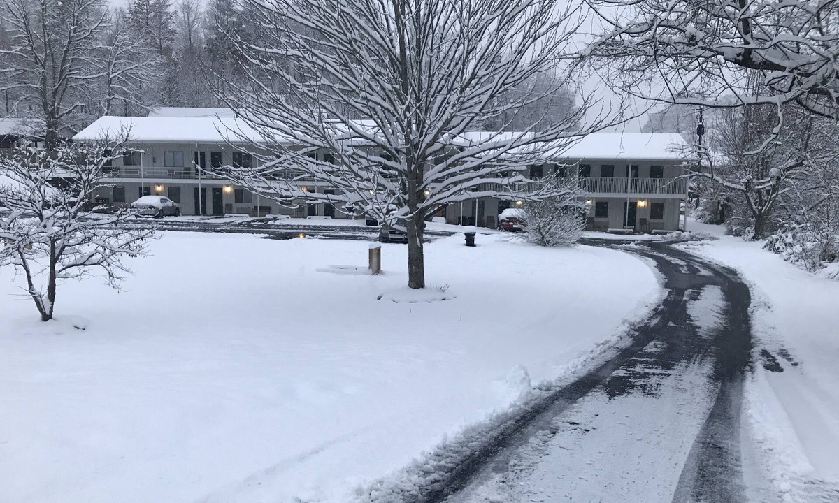 Maggie Valley Hotel | Hearth & Home Inn