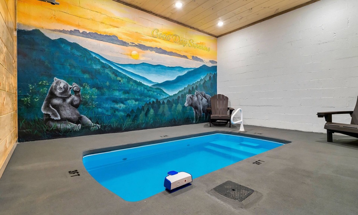 Sevierville Cabin | Heated Pool & 305Mbps Wi-Fi-No Winding Roads