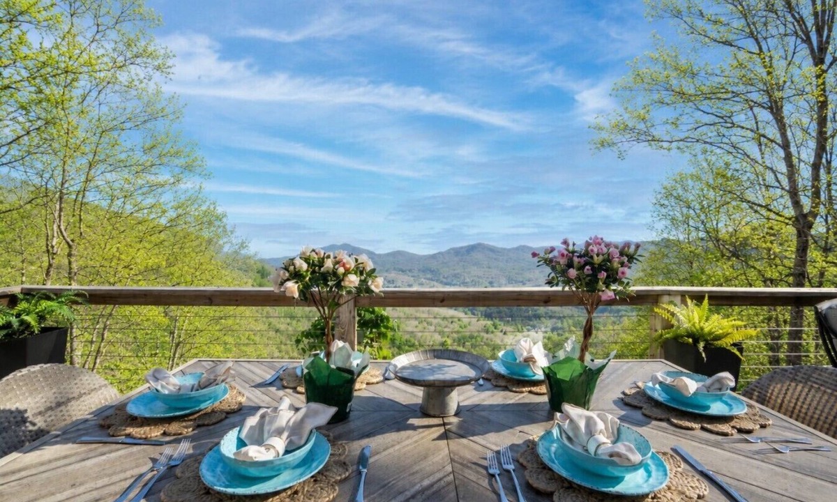 Sapphire House | High Heaven Mountain top dream