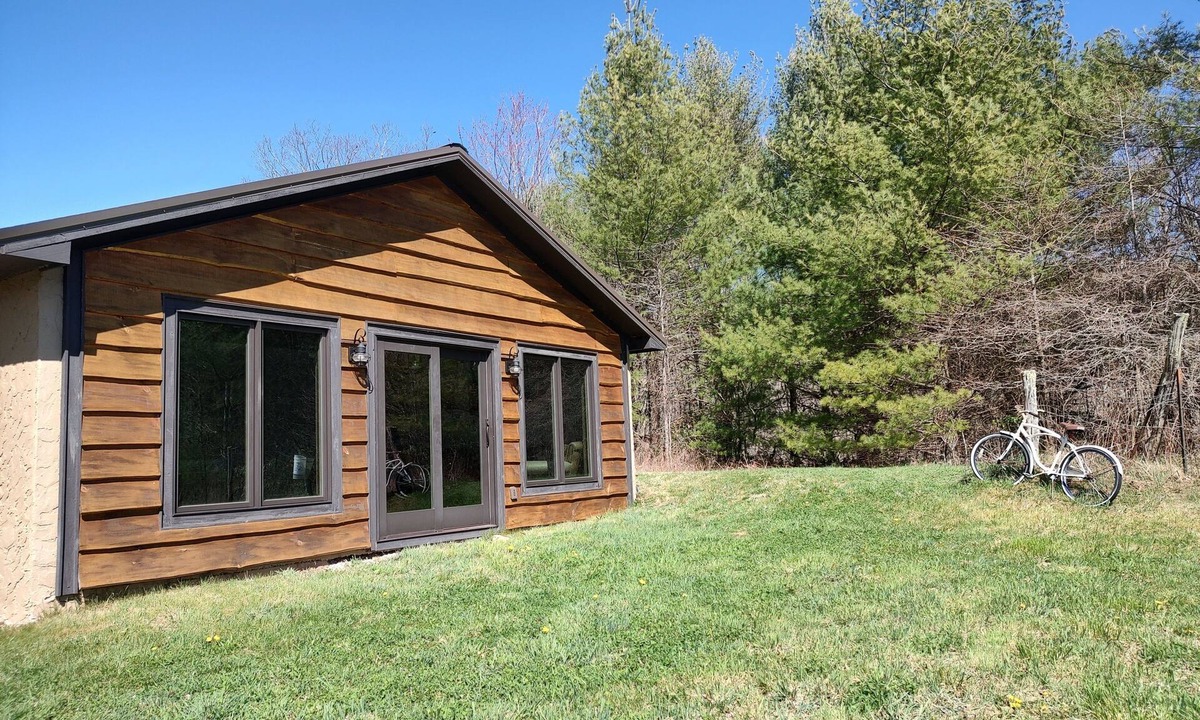 Newland House | Hiker's Hideout Blue Ridge Pkwy, Peaceful guest cabin off MM 313
