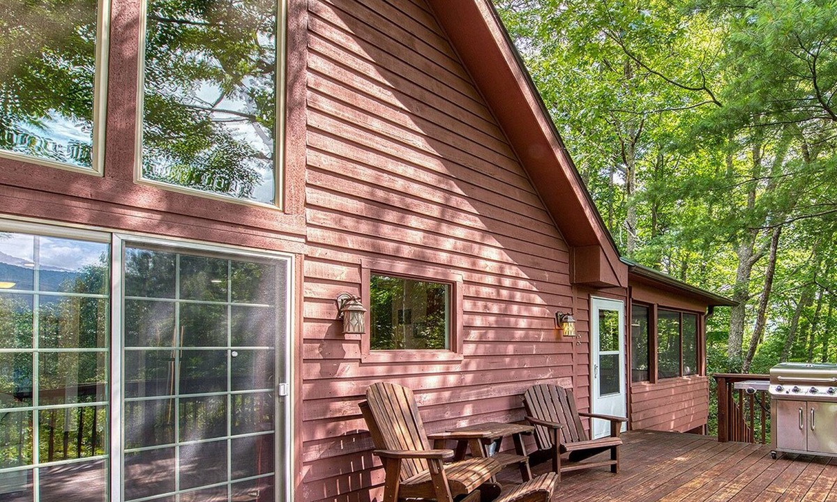 Maggie Valley Cabin | Hillside Hideaway/Views/Hot Tub/Fireplace & Pit