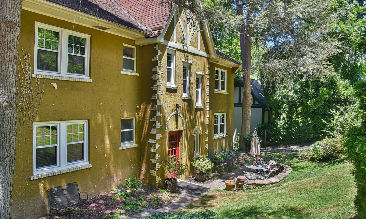 Grove Park- Sunset Apartment | Historic Grove Park Rental - Apt #1