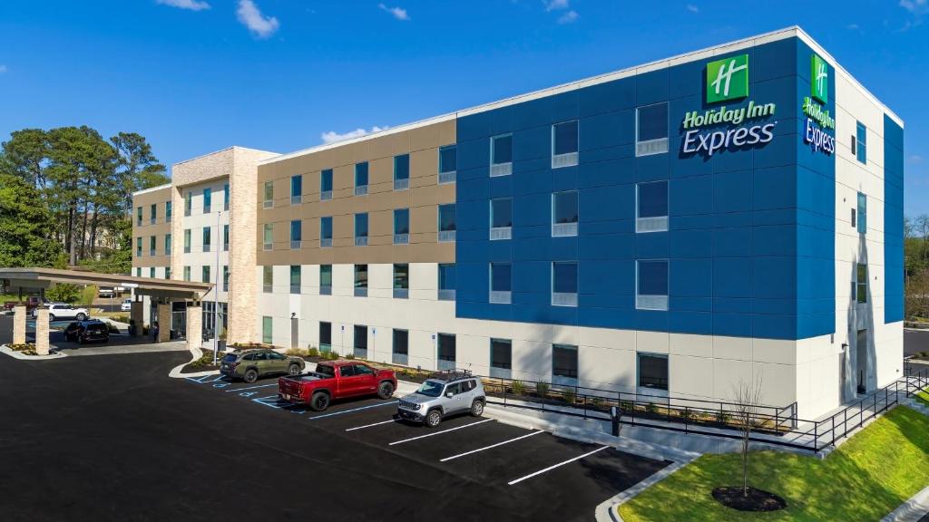 Huntsville Hotel | Holiday Inn Express - Huntsville Space Center by IHG