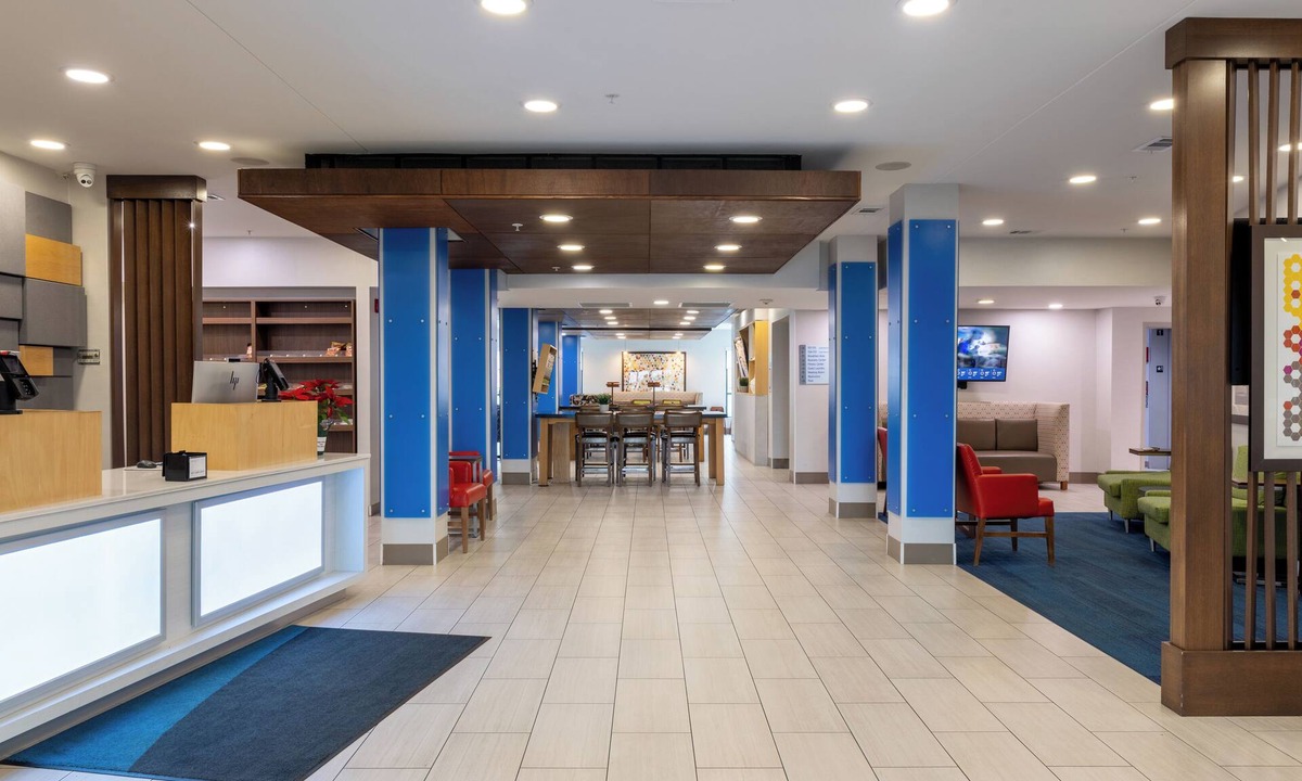 Macon Hotel | Holiday Inn Express & Suites Macon - I-475 By IHG