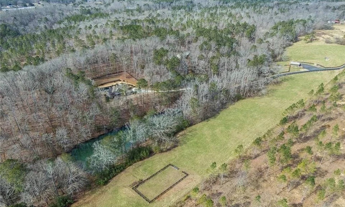 Canton House | HORSE FARM ON PRIVATE 22 ACRES + TROUT POND