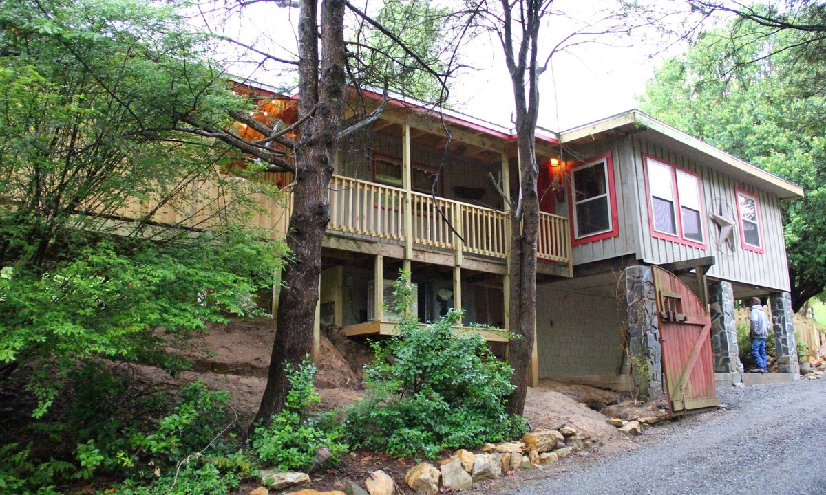 Clyde House | Horse Shoe Cottage