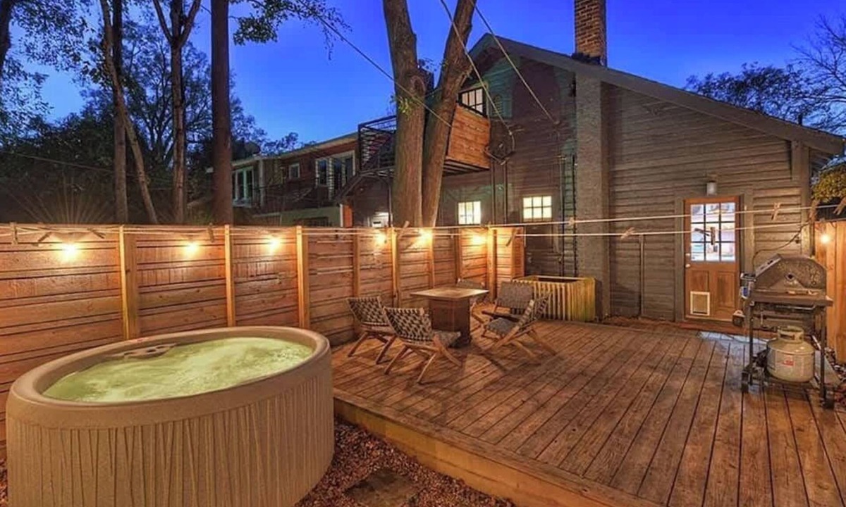 Plaza Midwood House | Hot Tub-Plaza Midwood-Walkable