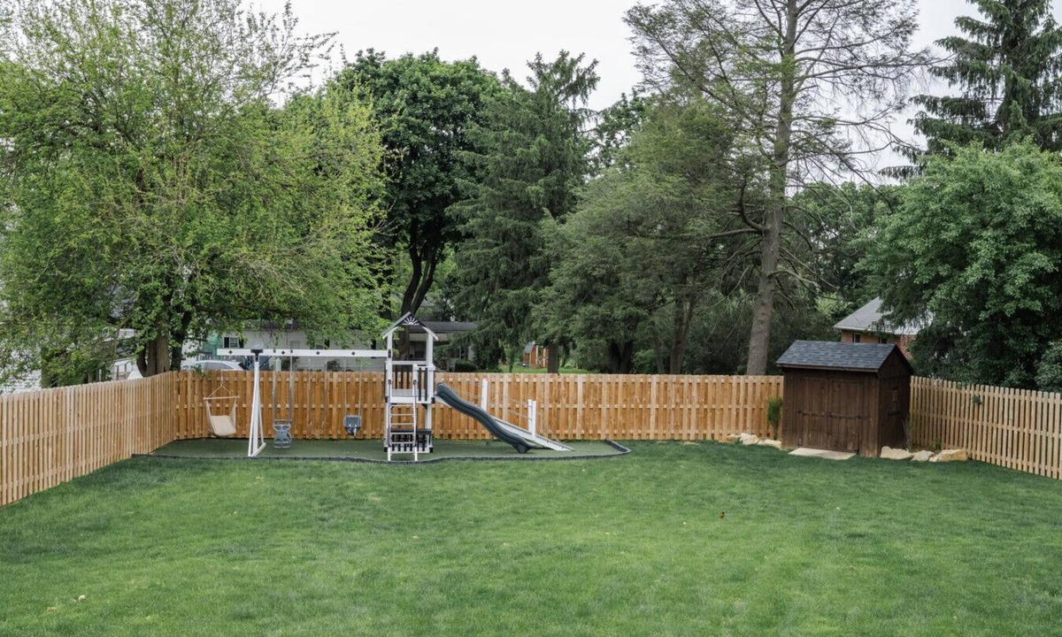 Witmer House | hot tub* swing set *5min to Lancaster city & shops