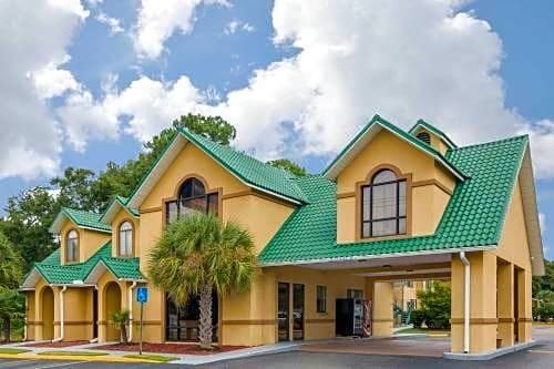 Dothan Hotel | Howard Johnson by Wyndham Dothan