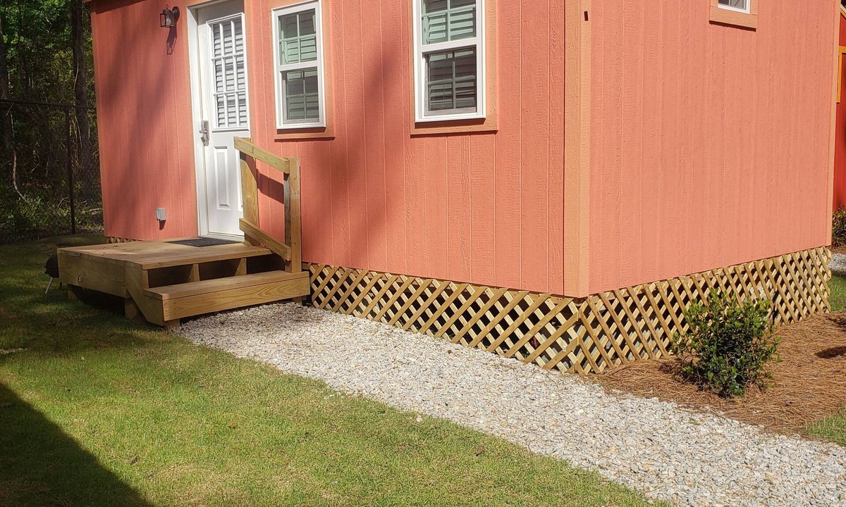 Notasulga Cabin | Hurricane- Cozy Tiny House 9 miles to AUBURN AL & Jordan Hare Stadium