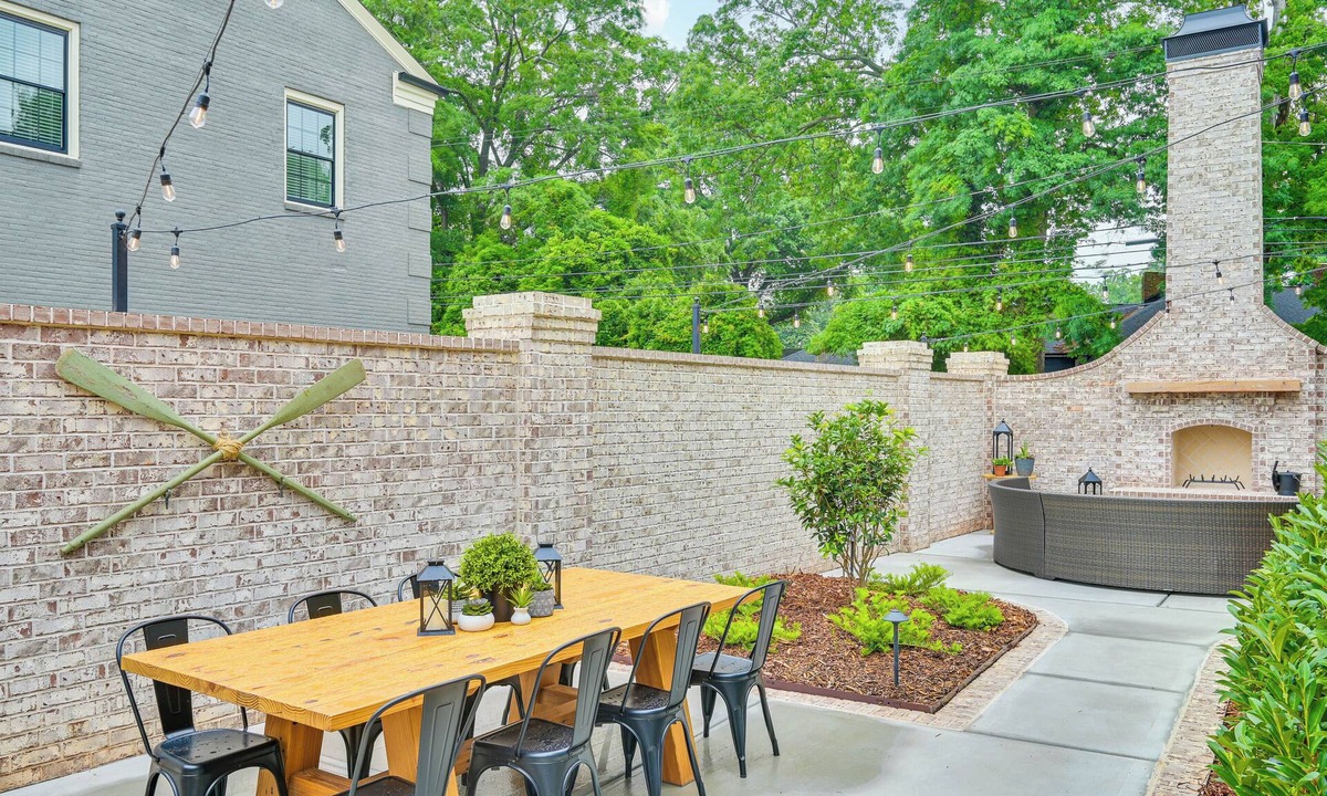 Belmont Historic District House | Idyllic Belmont Home < 1 Mi to Historic District!