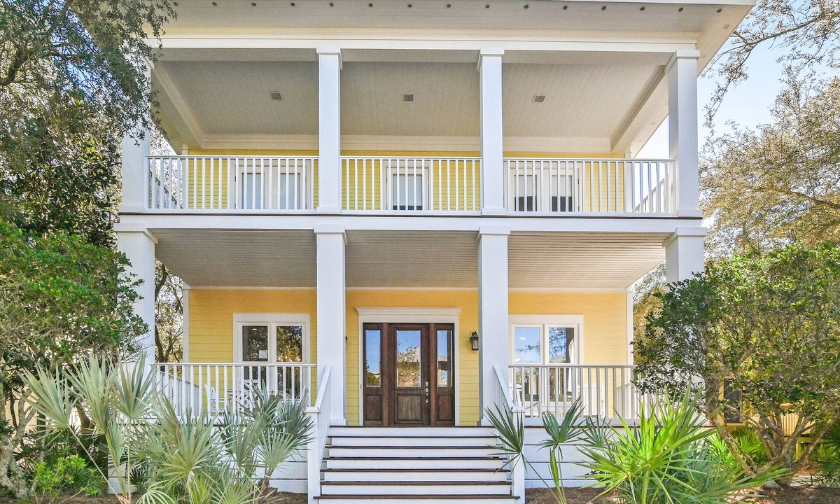 Sunnyside House | "Inn High Cotton" 3 min walk to the beach in Carillon Beach! New Updates 2026!