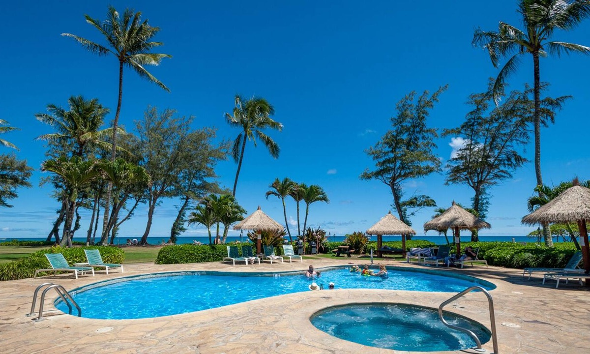 Wailua Condo | Islander on the Beach 259-walk to everything, AC, ocean view, cute for couple