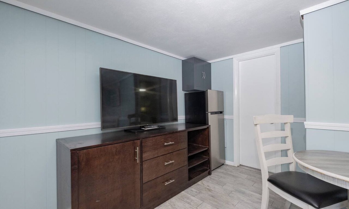 Hampton Hotel | Janmere Motel