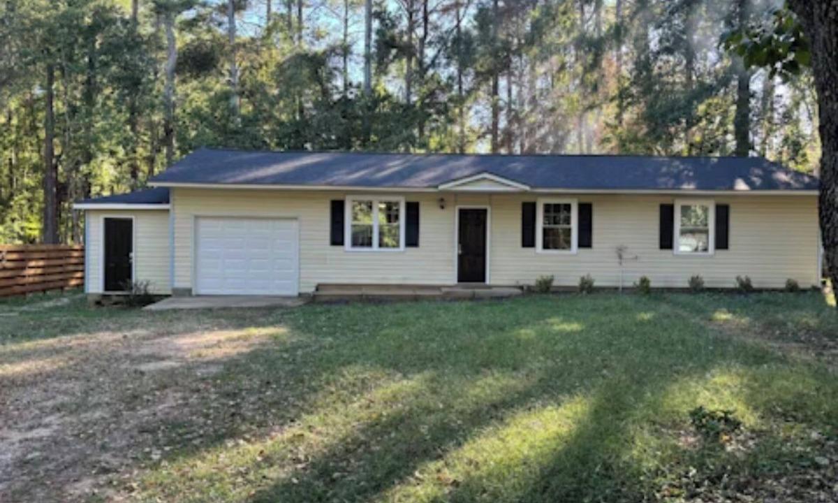 Grant House | Kayak Cove Lake Lagoon