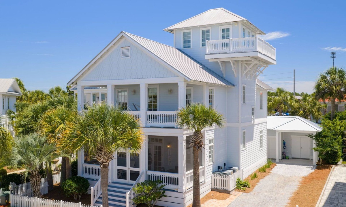 Sunnyside House | Keep Calm and Carillon: Spacious Family Beach Home Close to Beach Walkover