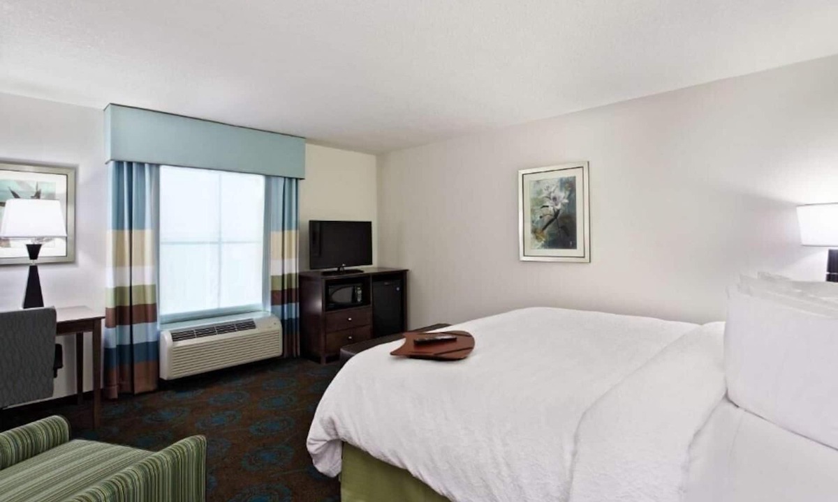 Altamonte Springs Apartment | King Room Near You Fit Gyms ORL