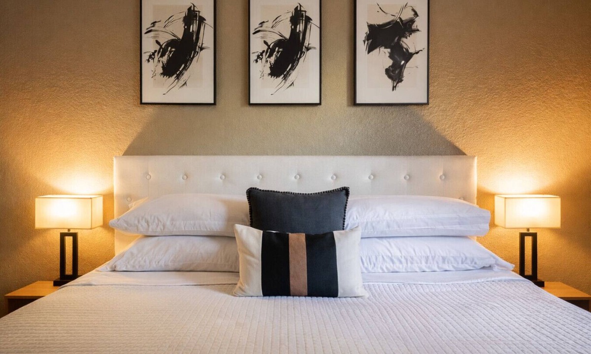 Columbus Apartment | King Suite - 10 min to Ft Moore