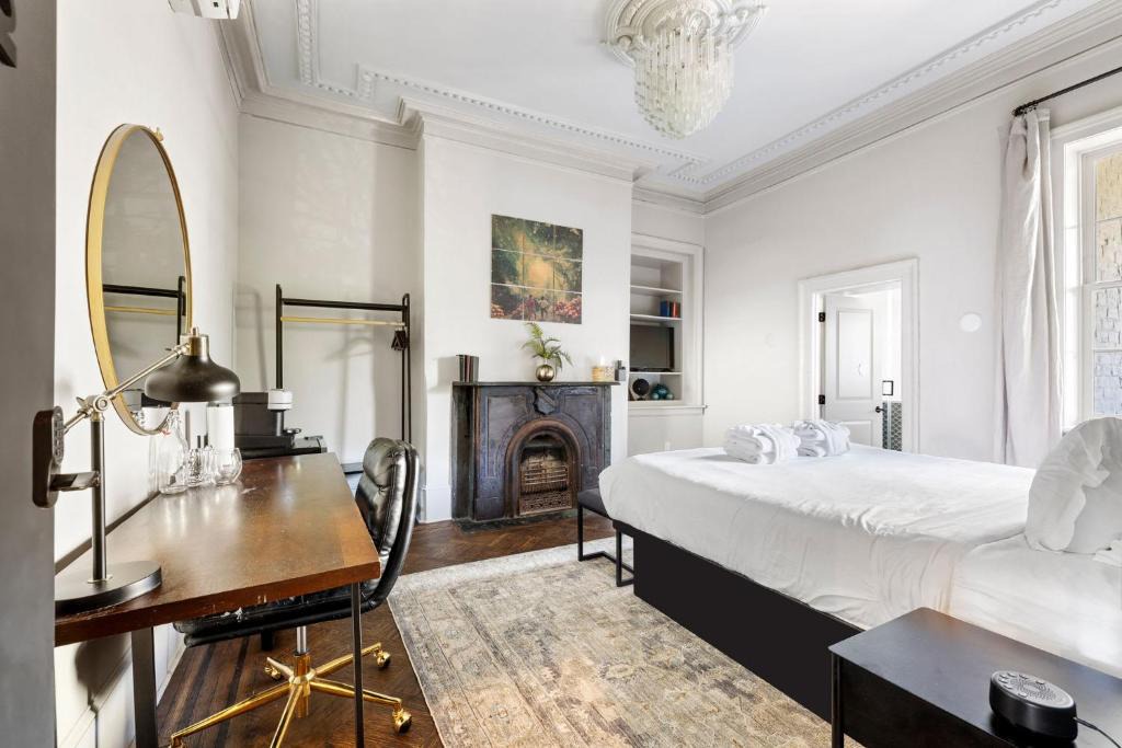 Historic District - North House | King Suite 2nd FloorHotel Boutique