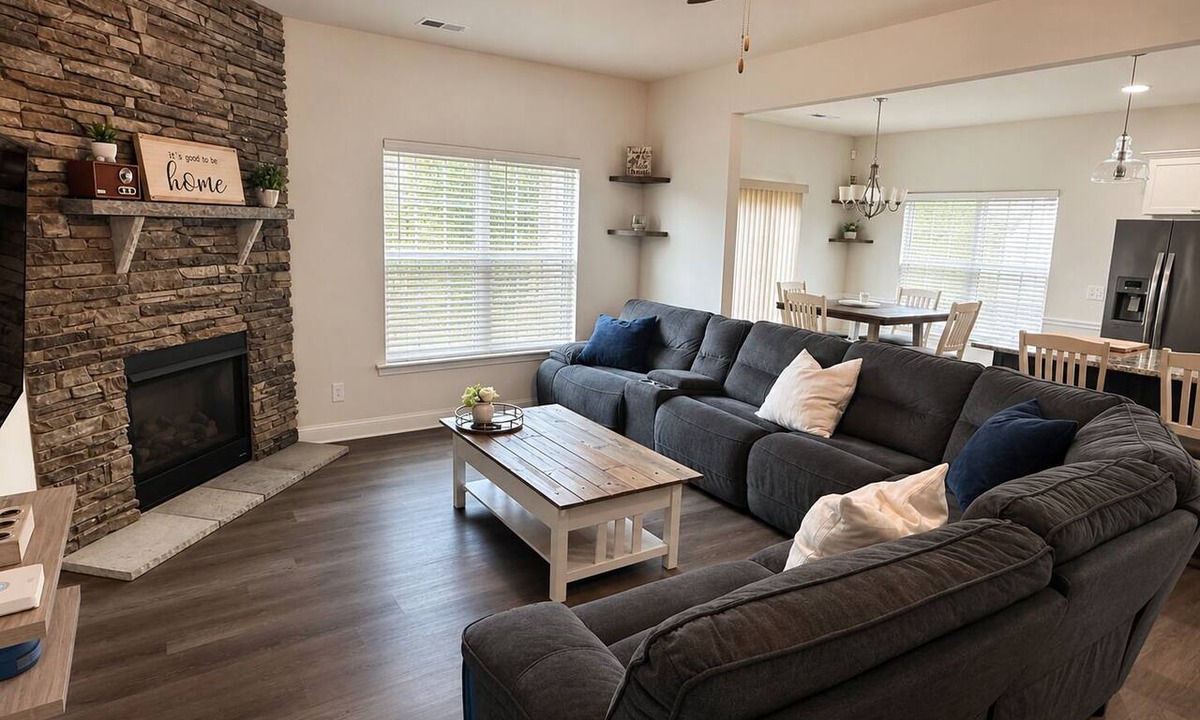 Kernersville House | King Suite, Fenced Yard & Fast Wi-Fi - Heart of the NC Triad, Kernersville, NC