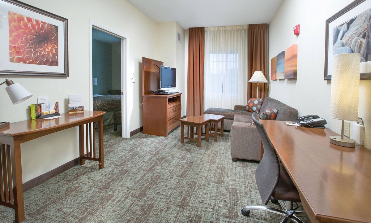 National Hills Condo | King Suite Near Bush Field Airport | Free Daily Breakfast
