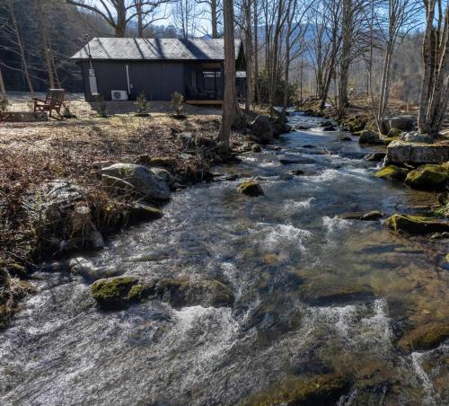 Cosby House | Kitt's Cottage, Pickleball Court, Creek, WIFI, Mountain Views, Starting at 79"