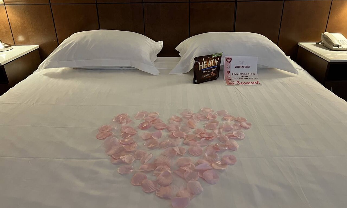 Rancho Dominguez Hotel | LA Crystal Hotel - Los Angeles Area