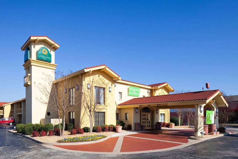 Huntsville Hotel | La Quinta Inn by Wyndham Huntsville Research Park