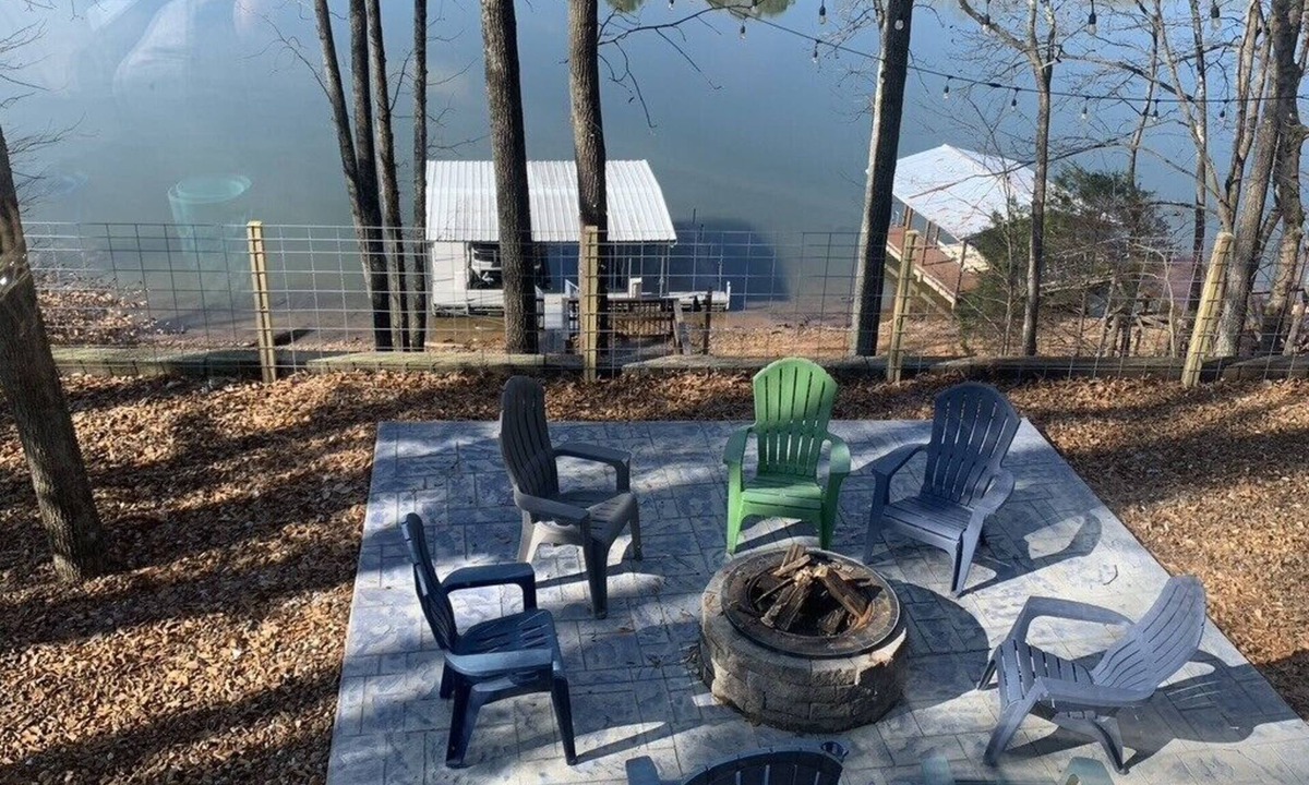 Estill Springs House | Lake Life 4 Bedroom, 3 Bath, Sleeps 12.