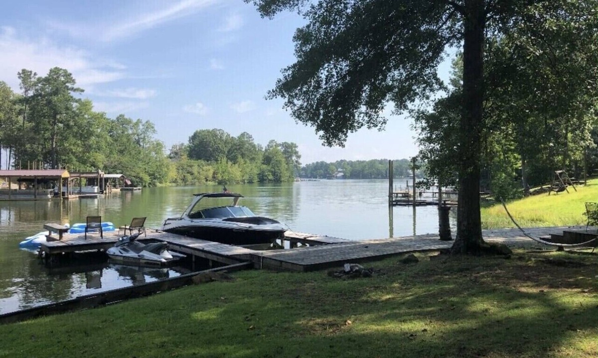 Dadeville House | Lake Martin Waterfront Family Home w/Dock