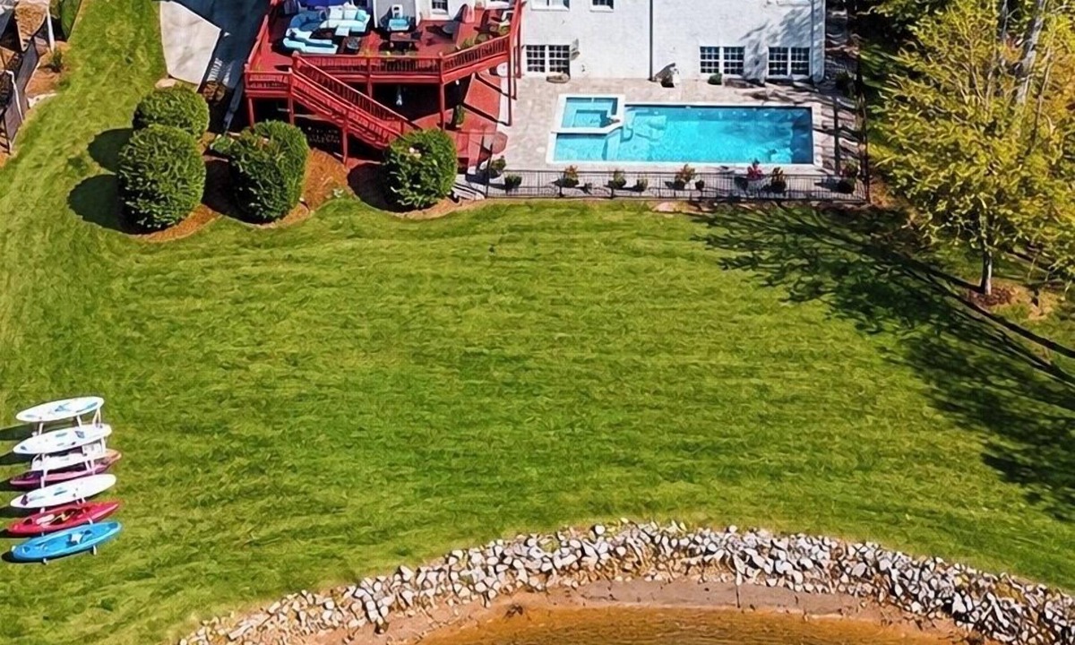 Mayhew House | Lake Norman Waterfront Mansion - 7BR, Pool, Hot Tub, Game Room and Private Dock