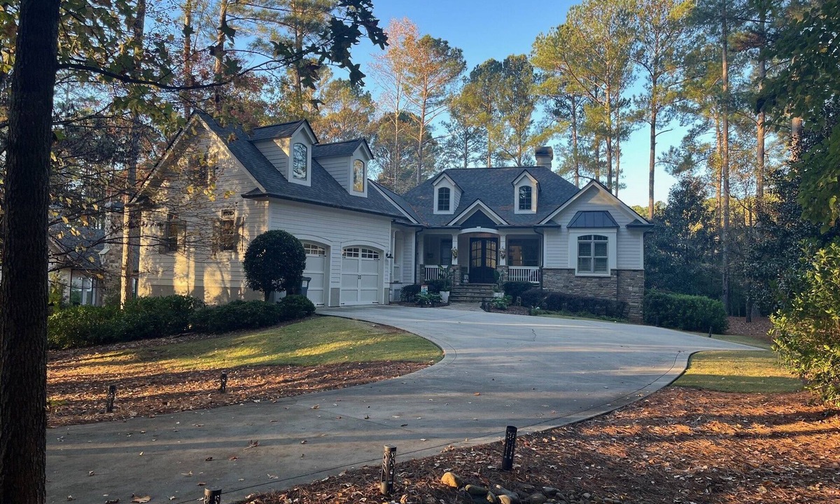 Greensboro House | Lakefront Retreat for Masters week 2026 Sleeps12 Boat use with separate contract