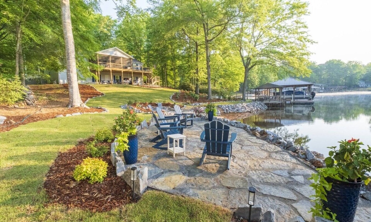 Jacksons' Gap House | Lakefront Retreat w Dock, Game Room & Beach!