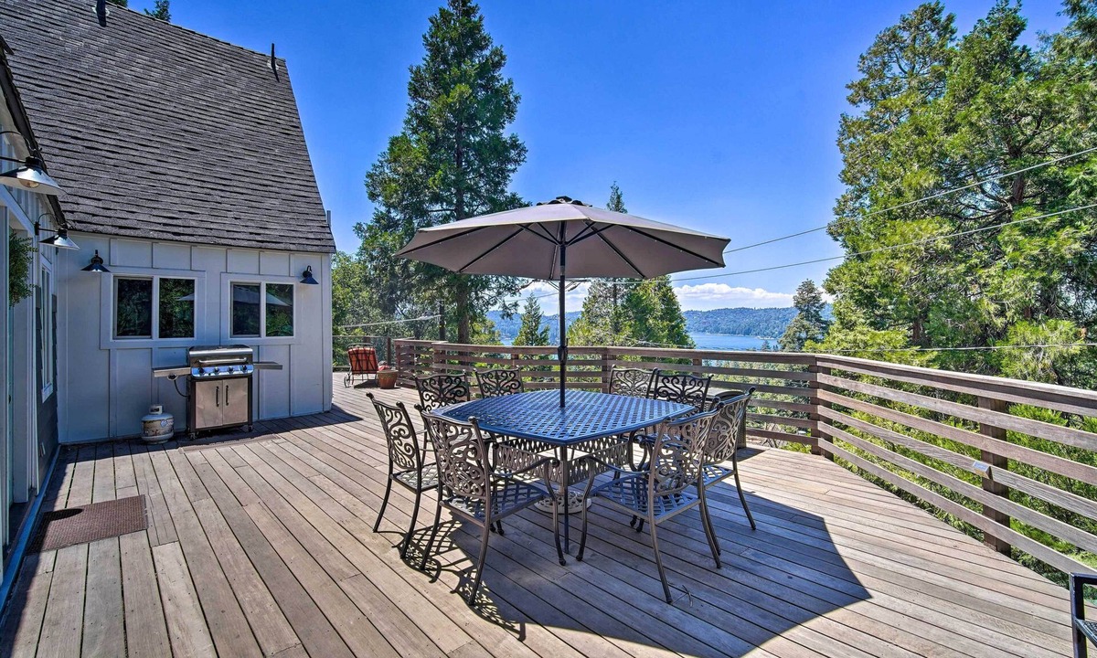 Cedar Glen Cabin | ‘Lakeview Lodge’ Fit for Groups < 1 Mile to Lake!