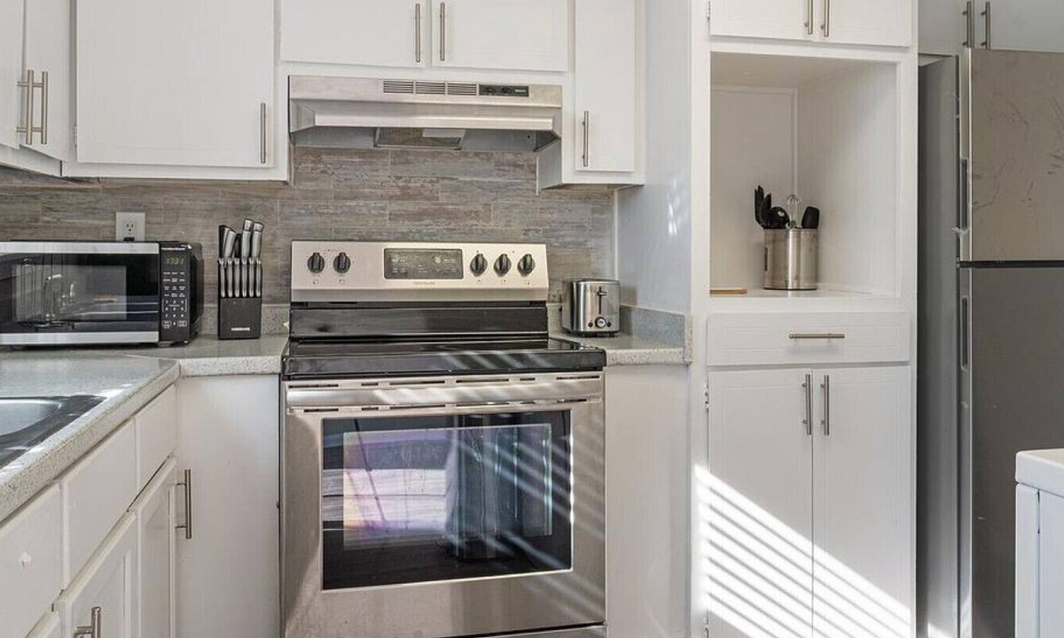 Ellenwood Apartment | Landing at The Park at London - 2 Bedrooms in Morrow