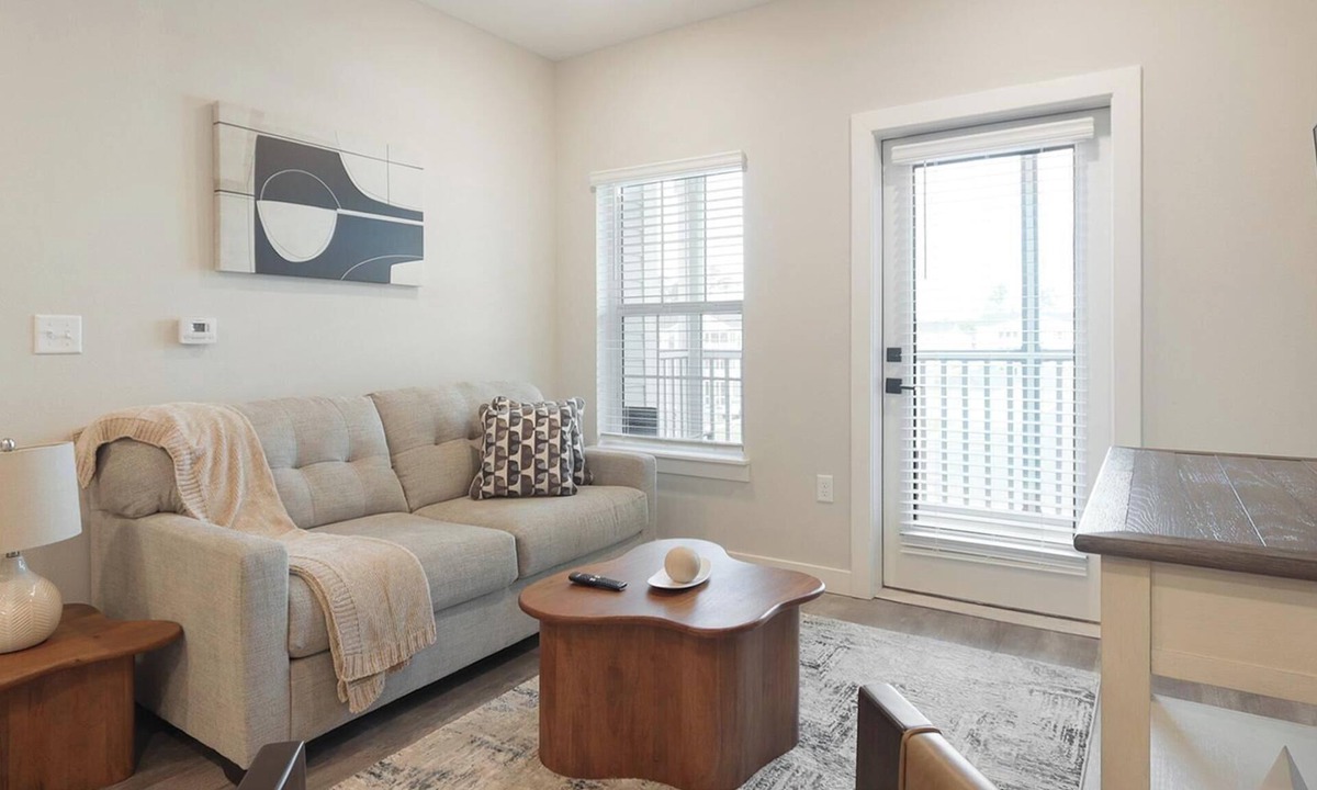 Beaufort Apartment | Landing | Beautiful 1BD, Gym
