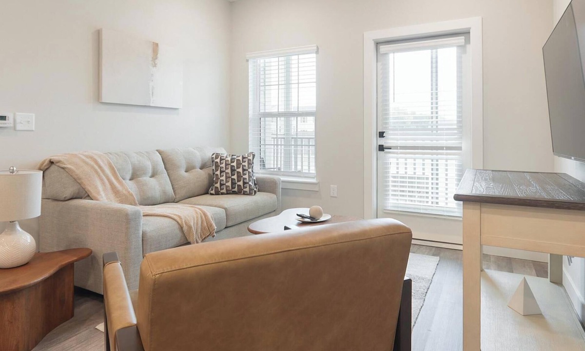 Beaufort Apartment | Landing | Incredible 1BD, Gym