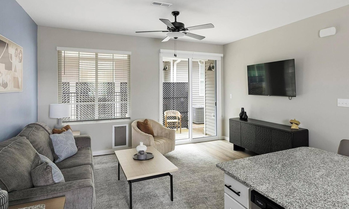 Madison Apartment | Landing | Incredible 2BD, Courtyard, Gym