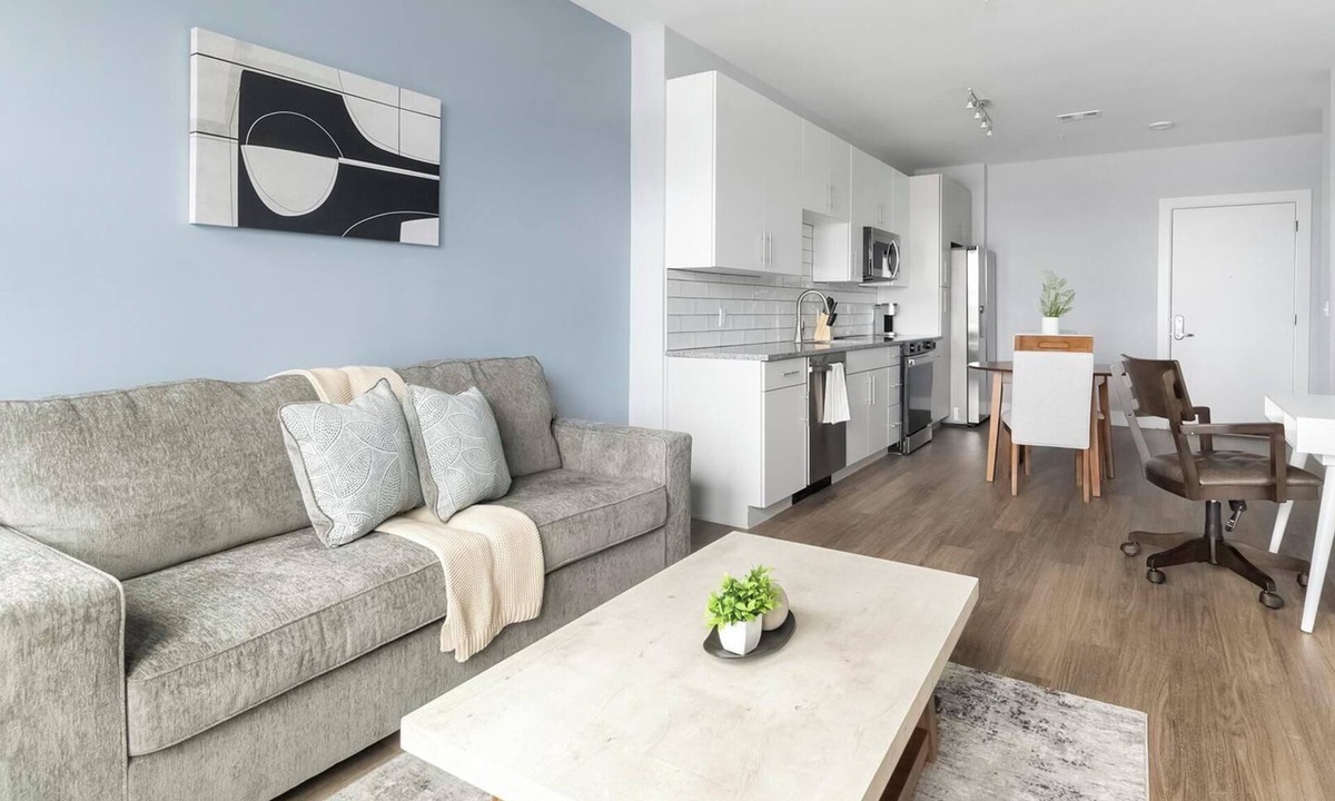 Sports Complex Apartment | Landing | Modern 1BD, Gym, Courtyard