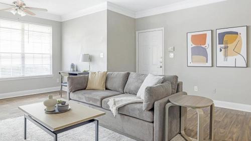 McDonough Apartment | Landing Modern Apartment with Amazing Amenities (ID6915X18)