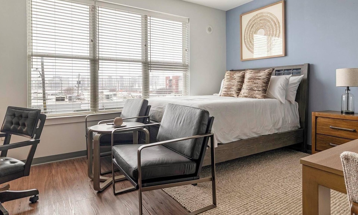 Five Points South Apartment | Landing | Spectacular Studio, Yoga Studio, Pool