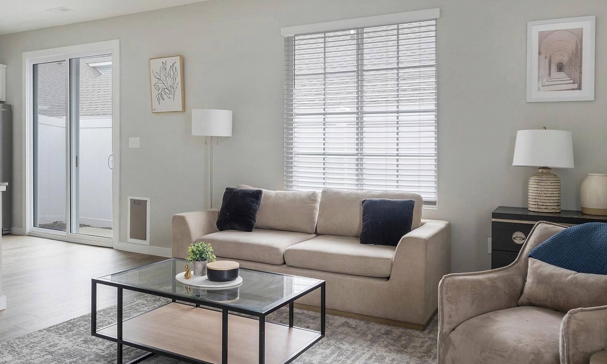 Madison Apartment | Landing | Stunning 1BD, Gym, Courtyard