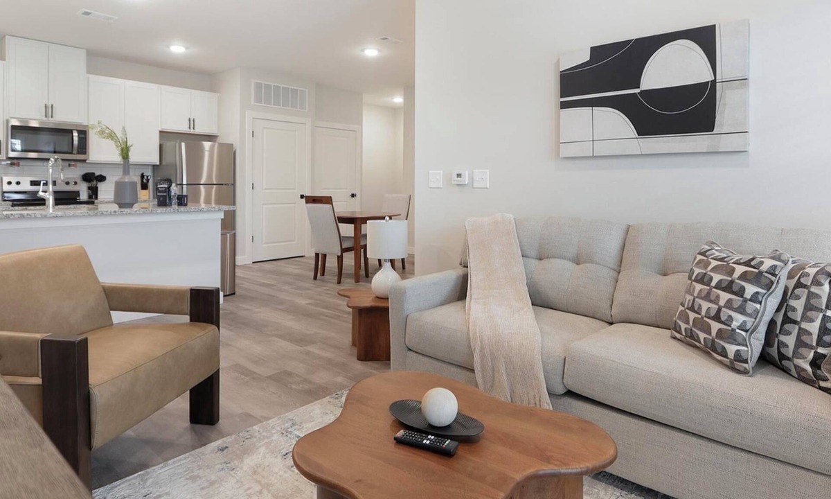 Beaufort Apartment | Landing | Stunning 1BD, Gym